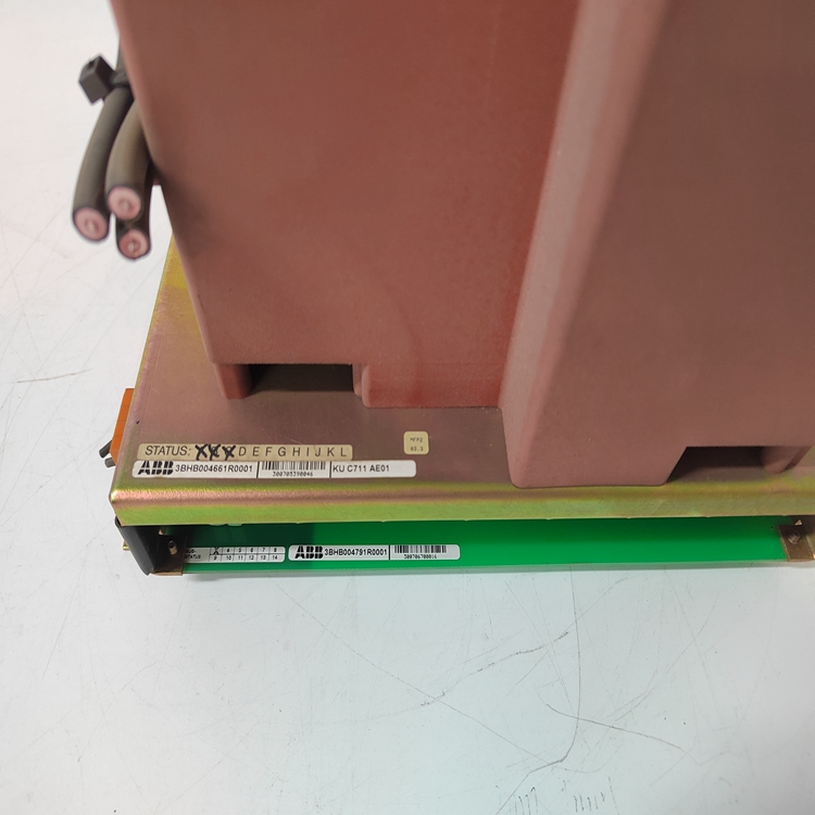 ABB  KUC711AE01 3BHB004661R0001(7).jpg